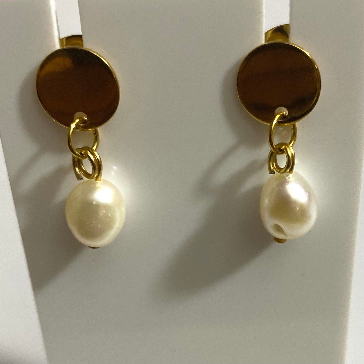 Pearl Stud Earrings #E324