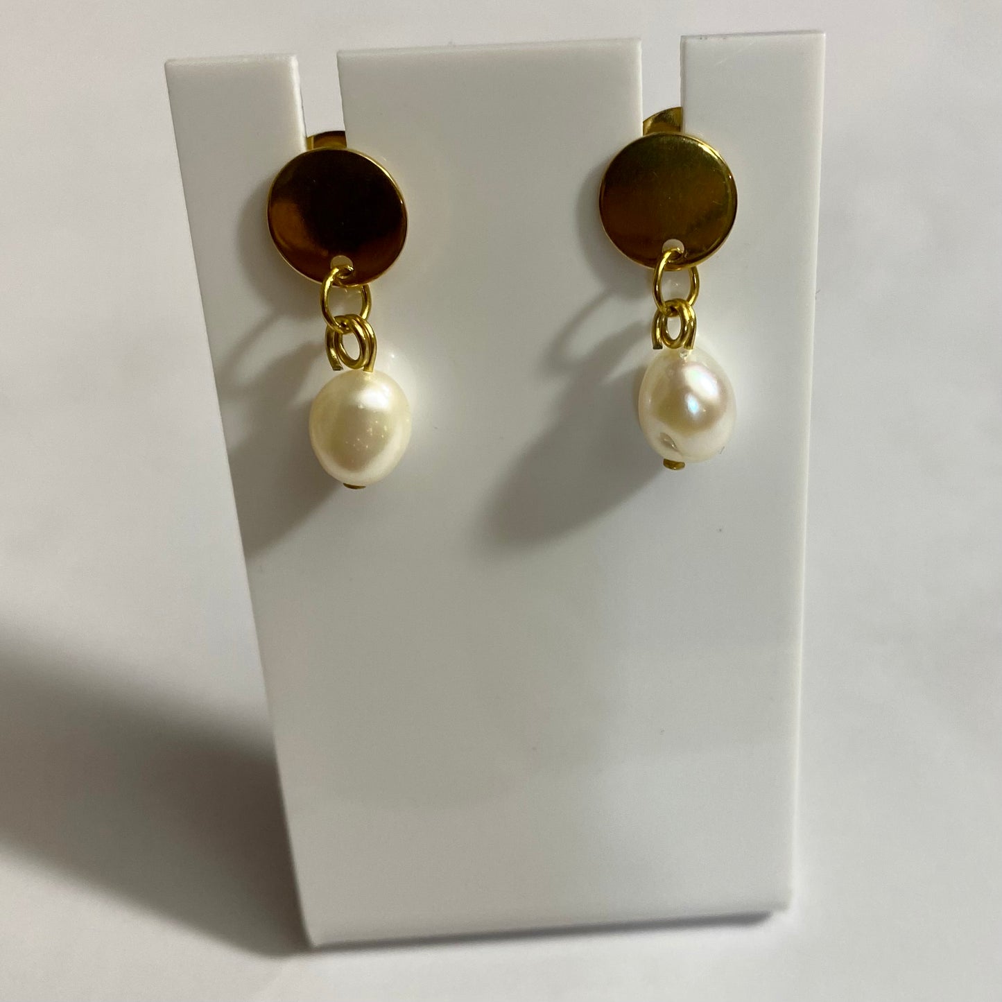 Pearl Stud Earrings #E324