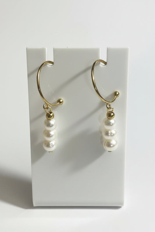 “Constantina” Pearl Earrings #E305