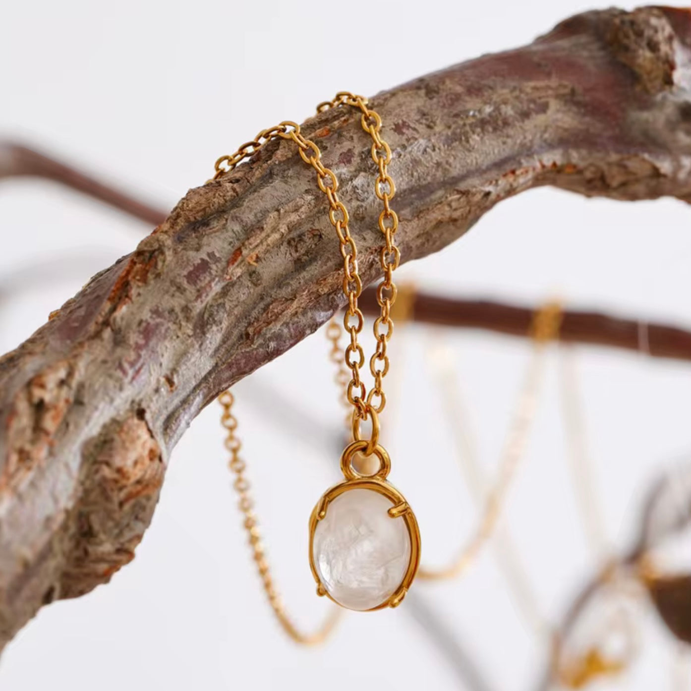 Quartz Oval Necklace