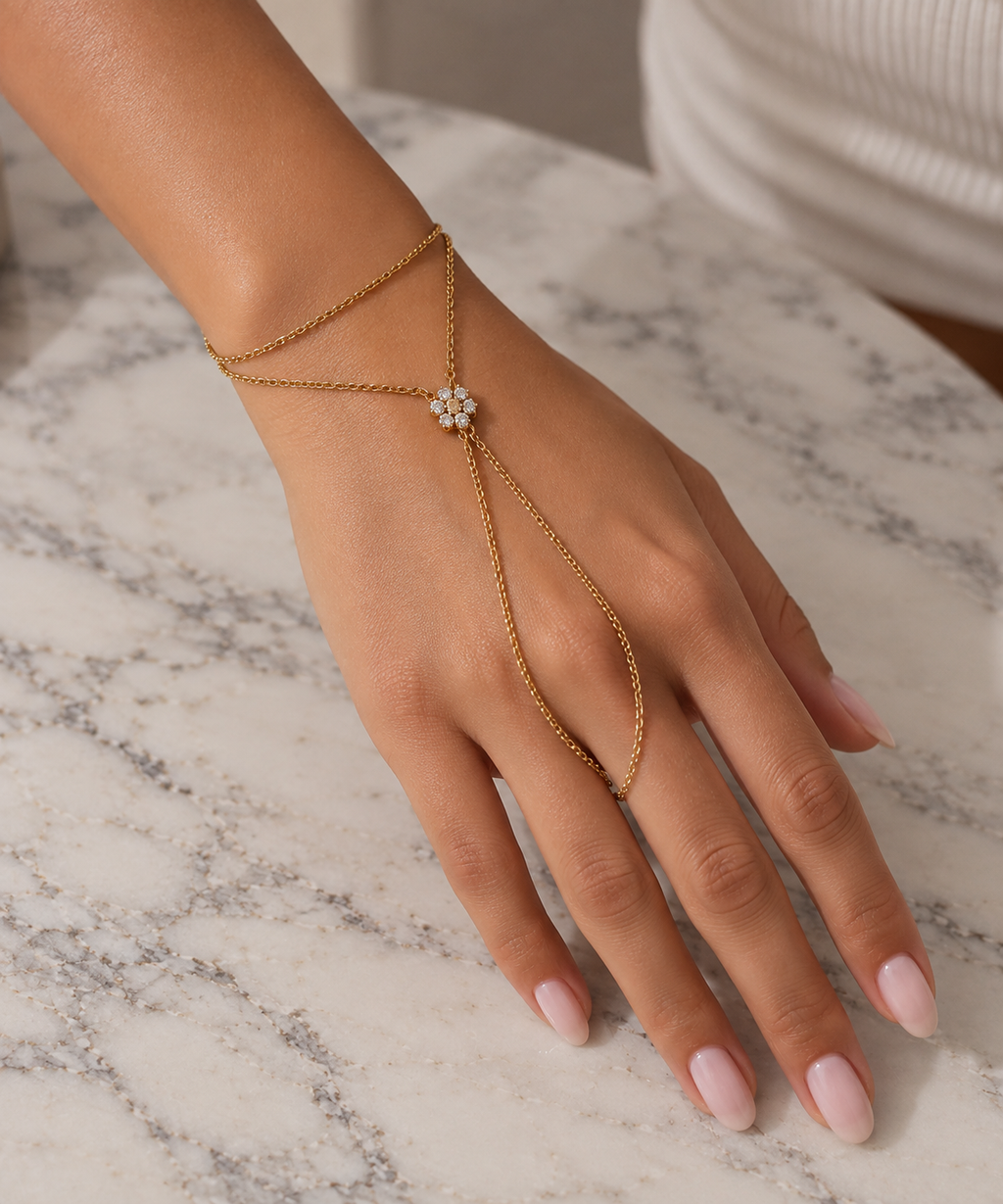 Evelyn Hand Chain