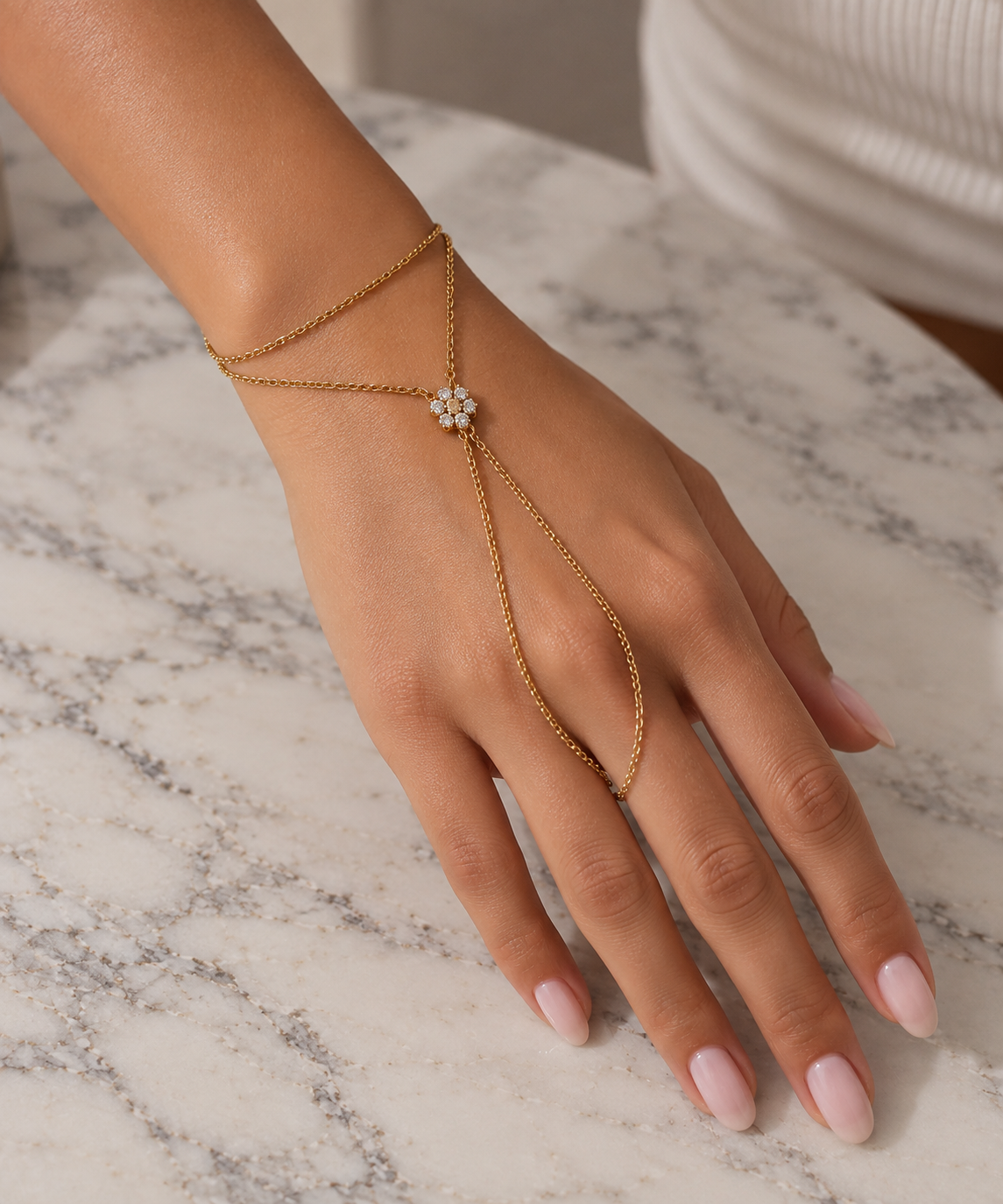 Evelyn Hand Chain