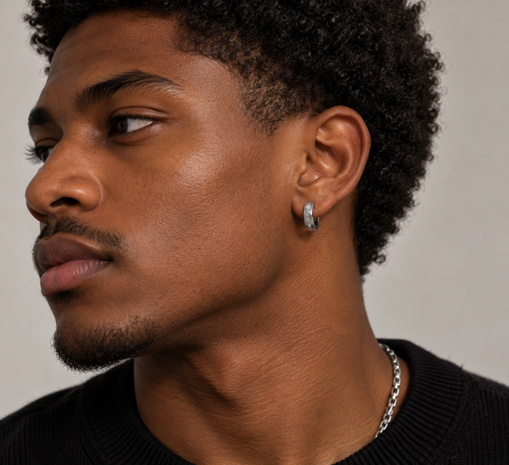 Axel Huggie Earrings (12 mm)