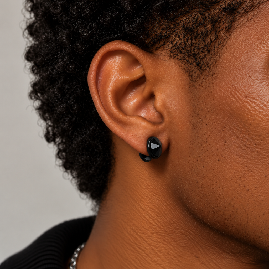 Black Stud Earrings (8 mm)