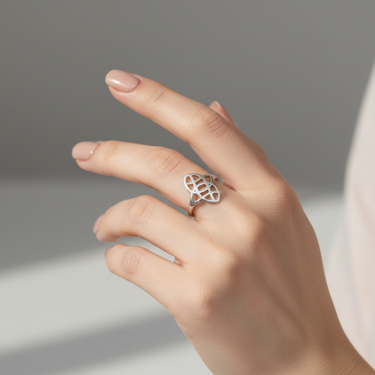 Triquetra Cetic Knot Ring