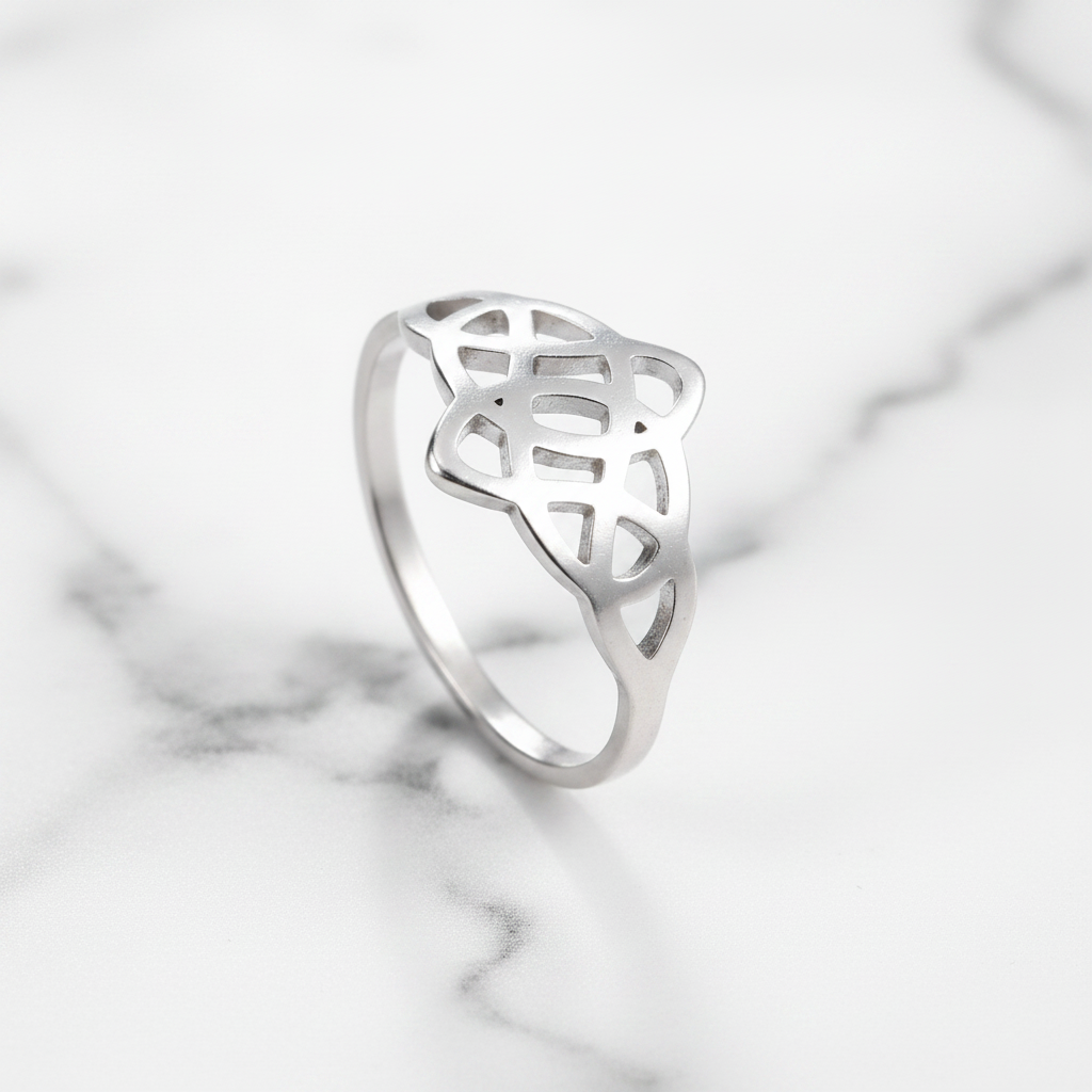 Triquetra Cetic Knot Ring