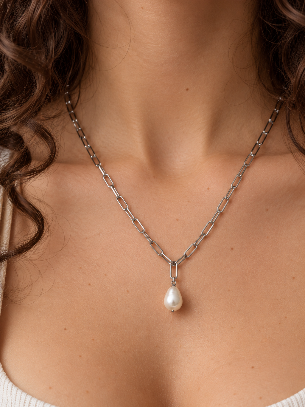 Elektra Pearl Drop Necklace