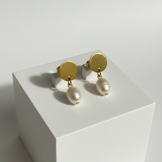Pearl Stud Earrings #E324