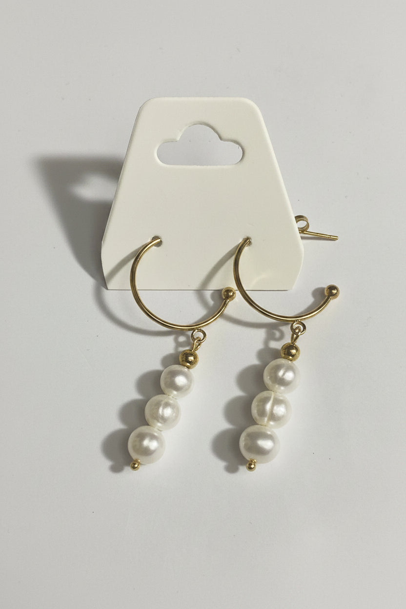 “Constantina” Pearl Earrings #E305