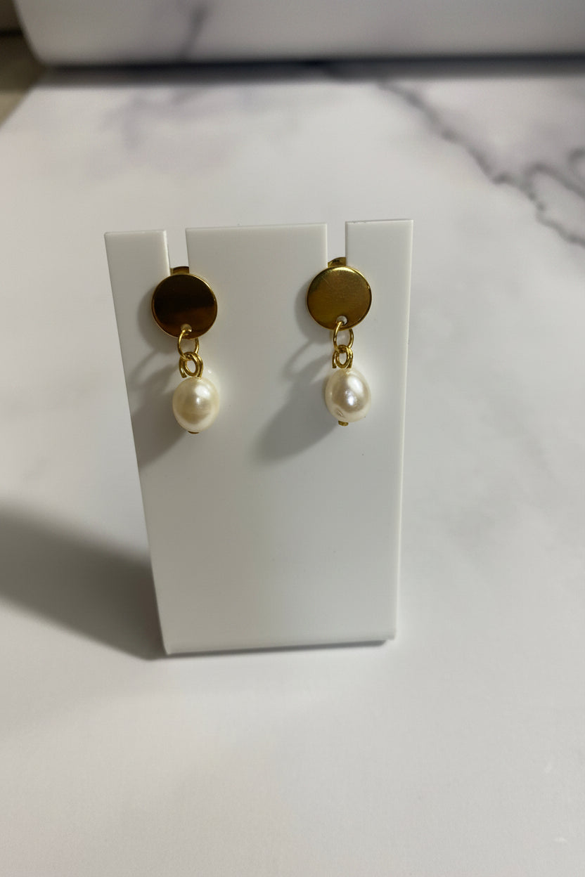 Pearl Stud Earrings #E324